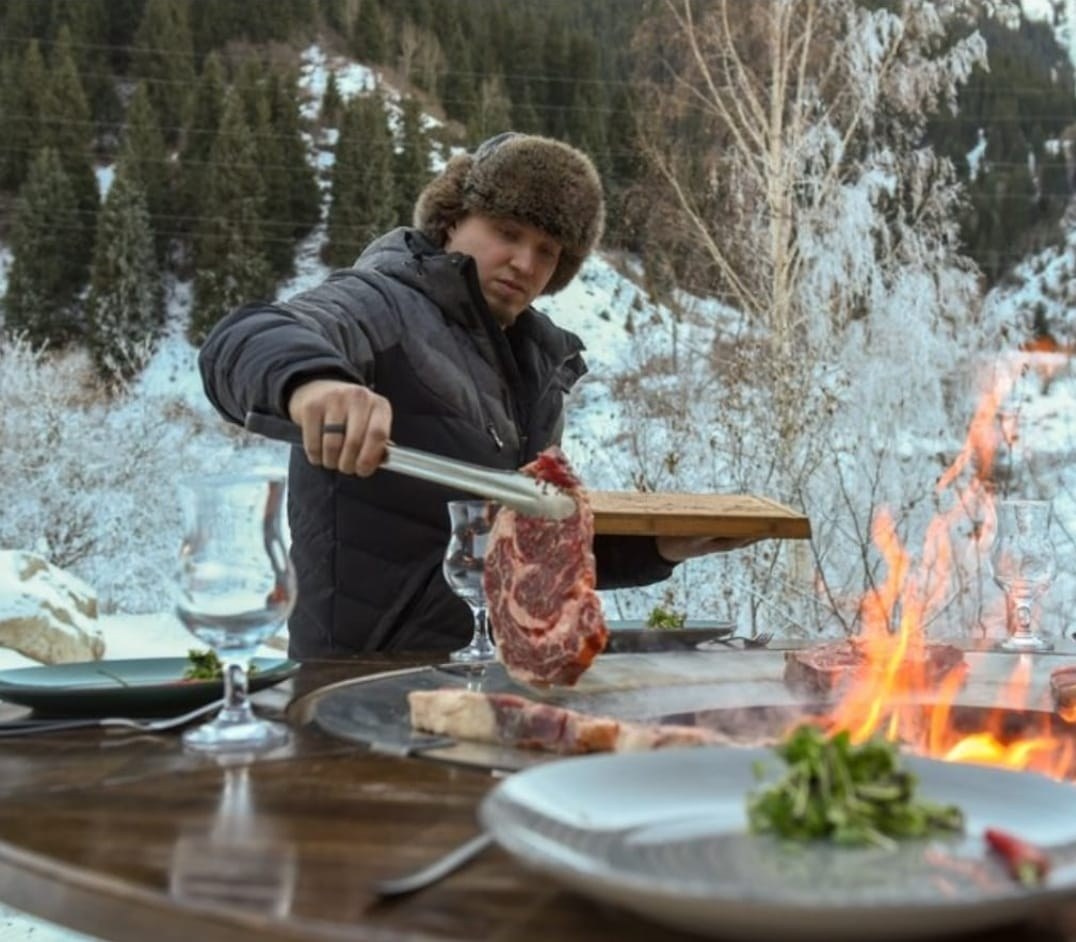 Дэн Болл, основатель GrillKing — огненный стол в горах под Алматы