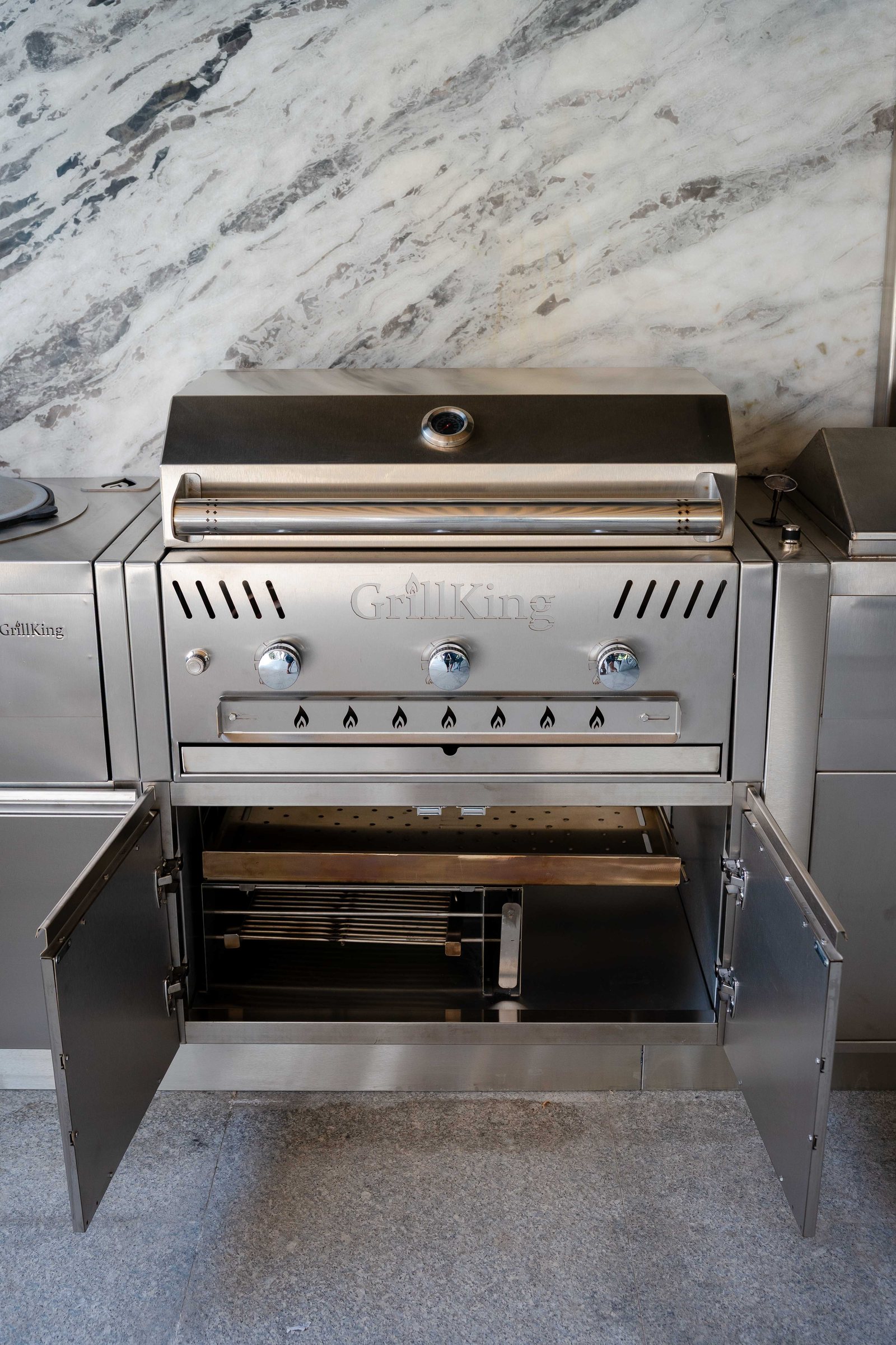 A stainless cooking unit: studio shot